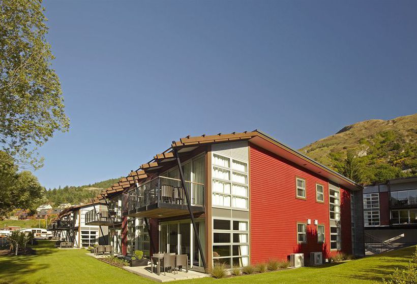 Mantra Marina Apartments 3