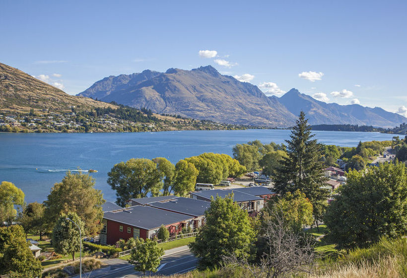 Mantra Marina Apartments 8