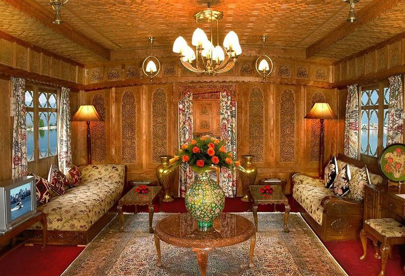 Hotel WelcomHeritage Gurkha Houseboats 5