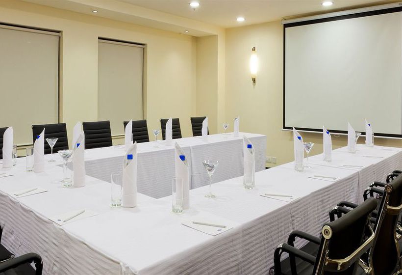 Hotel Hampton Inn By Hilton Vadodara Alkapuri 18