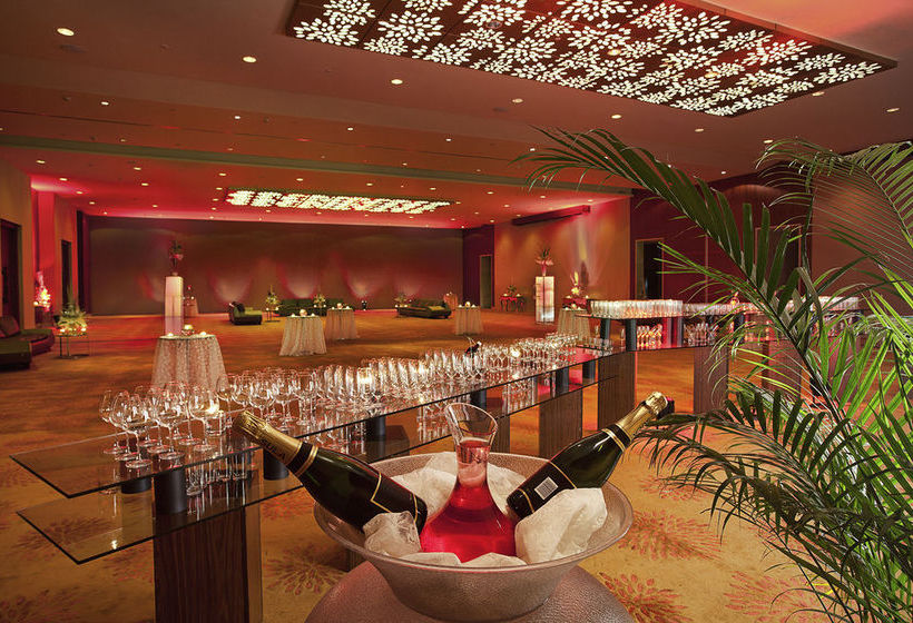 Novotel Visakhapatnam Varun Beach 16