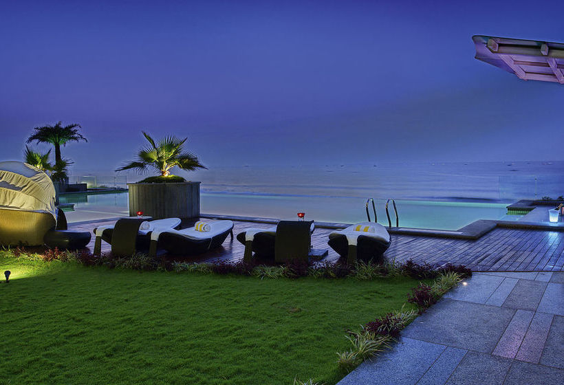 Novotel Visakhapatnam Varun Beach 7