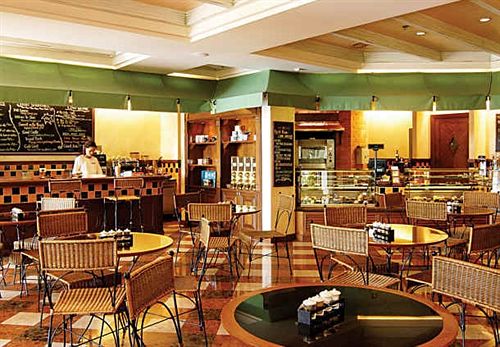 Hotel Marriott's Phuket Beach Club 13