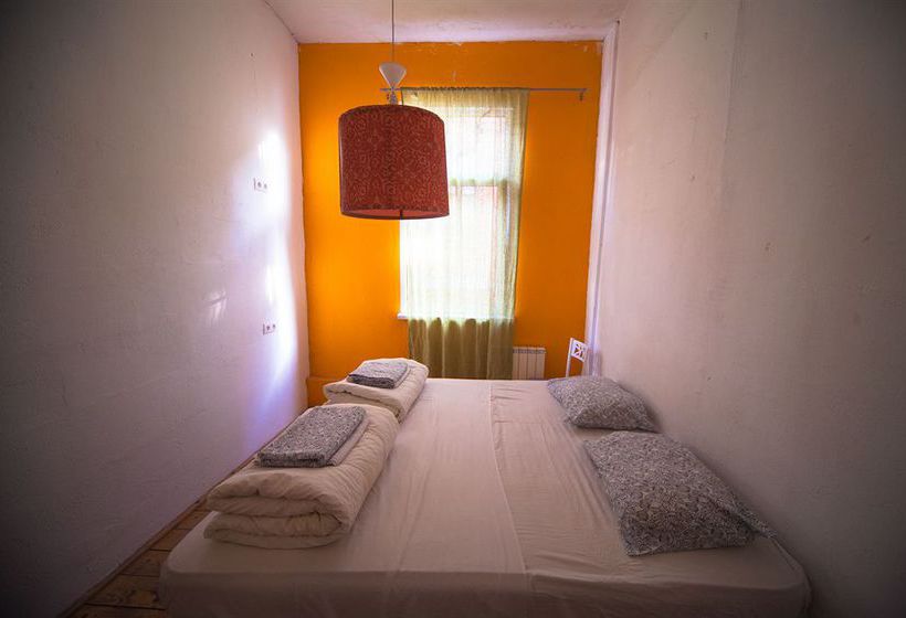 Albergue Fabrika Hostel & Gallery 7