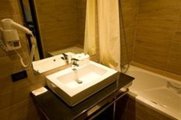 Hotel Baywalk Residence Pattaya by Thaiwat 17