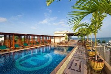 Hotel Baywalk Residence Pattaya by Thaiwat 7