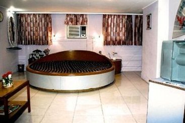 Hotel Neeranand Dalhousie 10