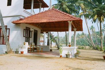 Hotel Pozhiyoram Beach Resort 14