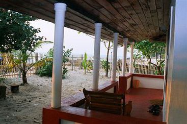 Hotel Pozhiyoram Beach Resort 2