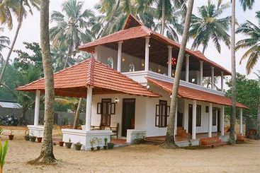 Hotel Pozhiyoram Beach Resort 9