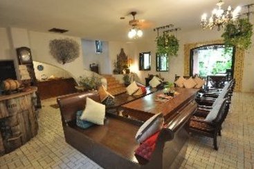 Hotel Momchailai Beach Retreat 6