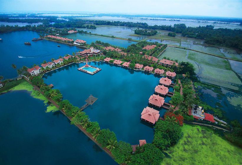 Hotel Lake Palace A Luxury Backwater Resort