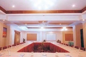 Hotel Golden Tulip Udaipur 4