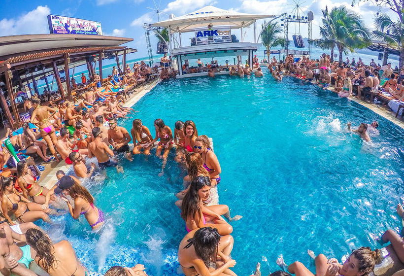 Hotel Ark Bar Beach Resort 10