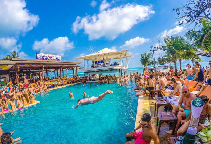 Hotel Ark Bar Beach Resort 11