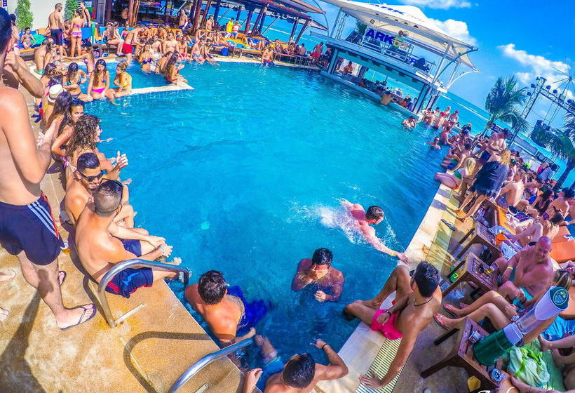 Hotel Ark Bar Beach Resort 12