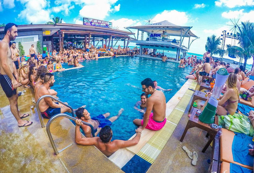 Hotel Ark Bar Beach Resort 2