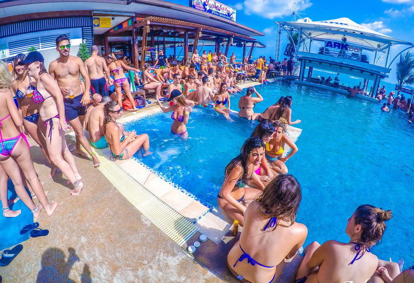 Hotel Ark Bar Beach Resort 4