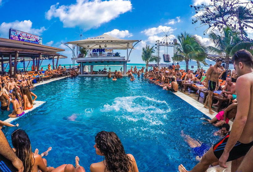 Hotel Ark Bar Beach Resort 5