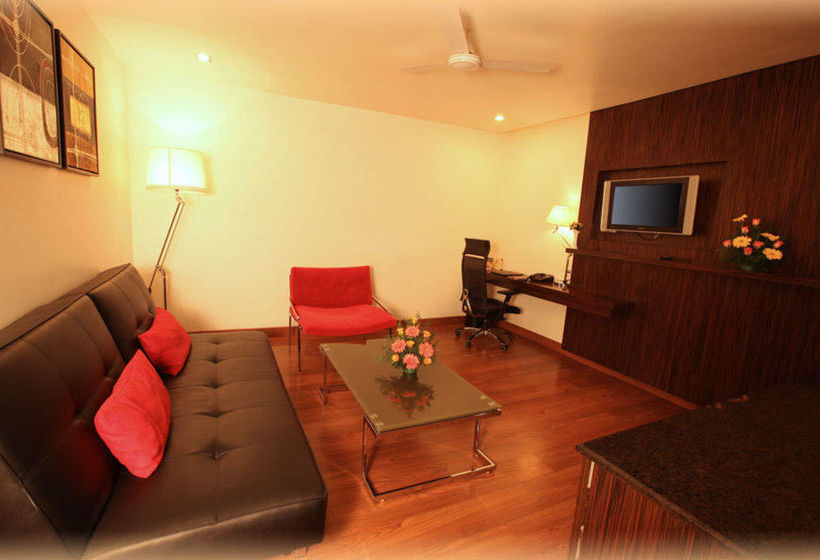 Inner Circle A Business Hotel 11