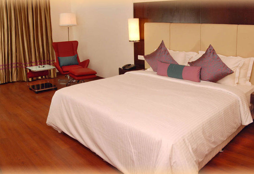 Inner Circle A Business Hotel 8