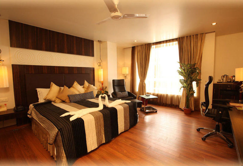 Inner Circle A Business Hotel 9