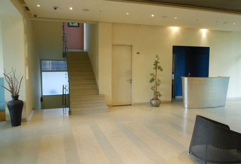 Hotel RnB Select The Clover Gurgaon 14