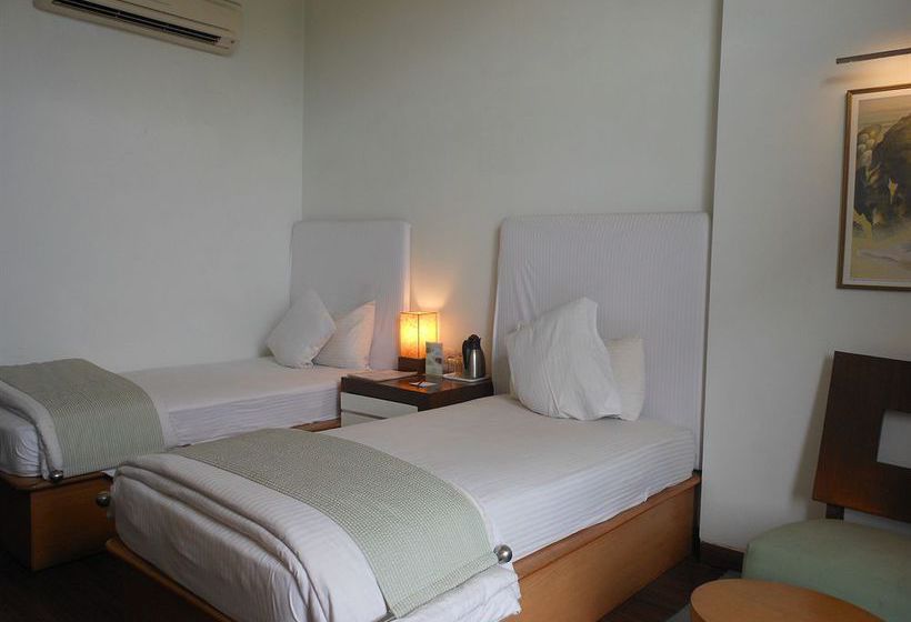 Hotel RnB Select The Clover Gurgaon 20