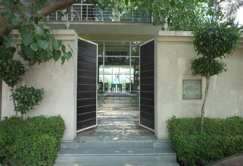 Hotel RnB Select The Clover Gurgaon 5