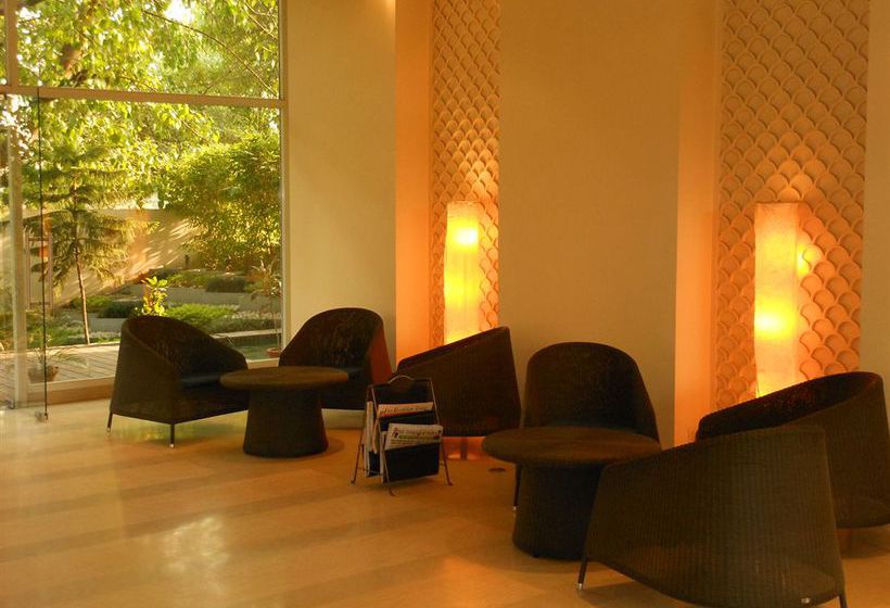 Hotel RnB Select The Clover Gurgaon 9