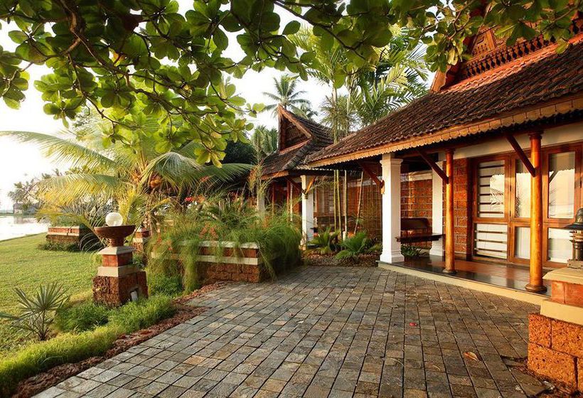 Hotel Punnamada Back Water Resort 13