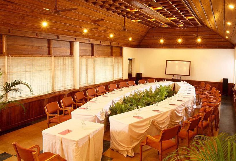 Hotel Punnamada Back Water Resort 2