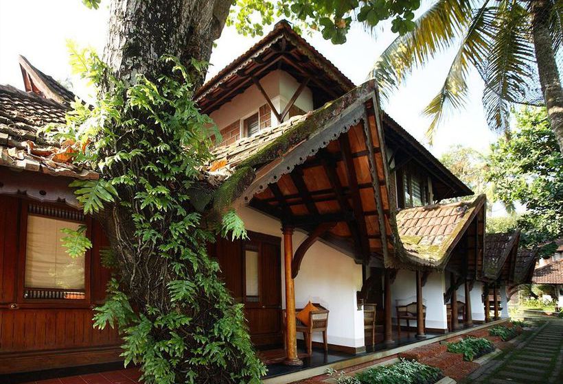 Hotel Punnamada Back Water Resort 6