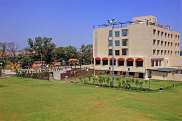 Lemon Tree Hotel Baddi 4