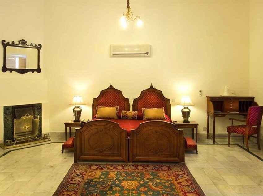 Hotel The Lallgarh Palace 9