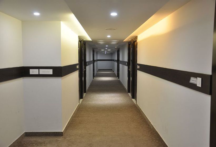 Hotel Usha Kiran Palace 1