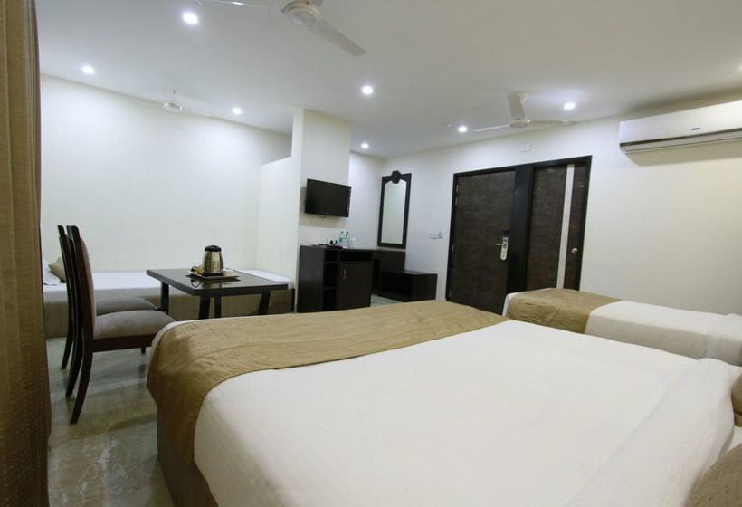 Hotel Usha Kiran Palace 15