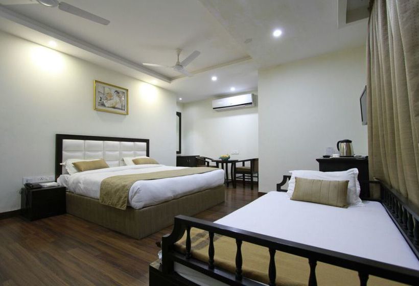 Hotel Usha Kiran Palace 16