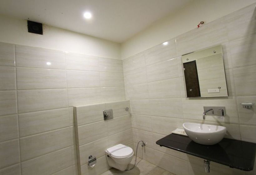 Hotel Usha Kiran Palace 18