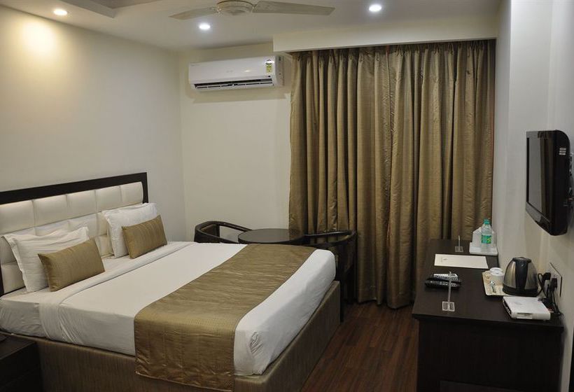 Hotel Usha Kiran Palace 3