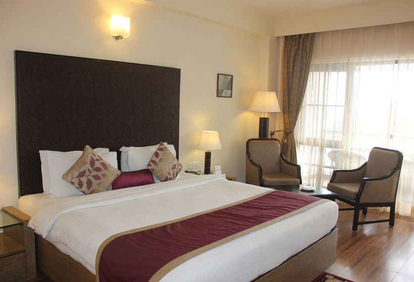 Hotel Country Inn & Suites By Carlson Mussoorie 18