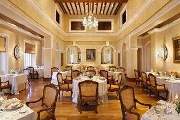 Hotel Taj Falaknuma Palace 9