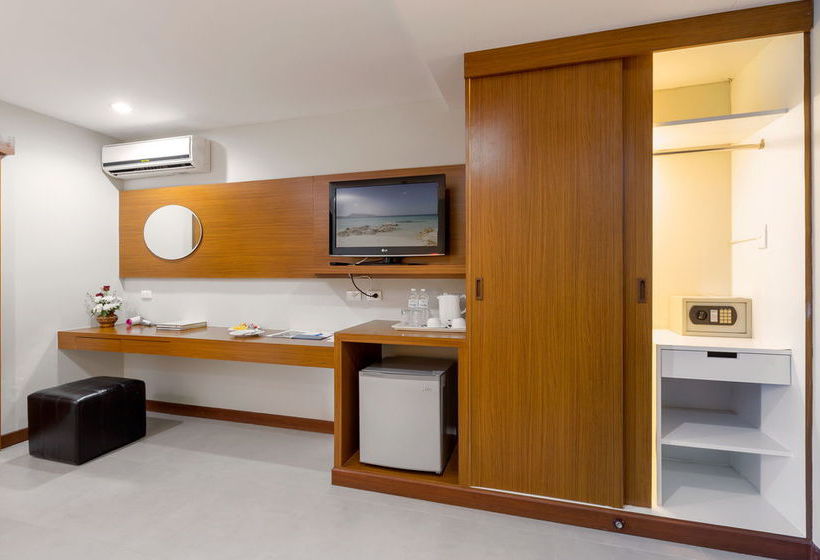 Hotel Patong Bay Residence 16