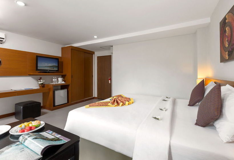 Hotel Patong Bay Residence 19