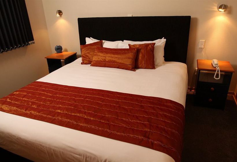 Hotel Admiralty Lodge 11