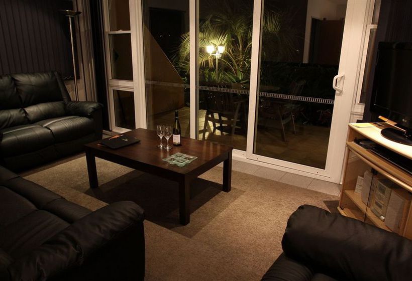 Hotel Admiralty Lodge 7