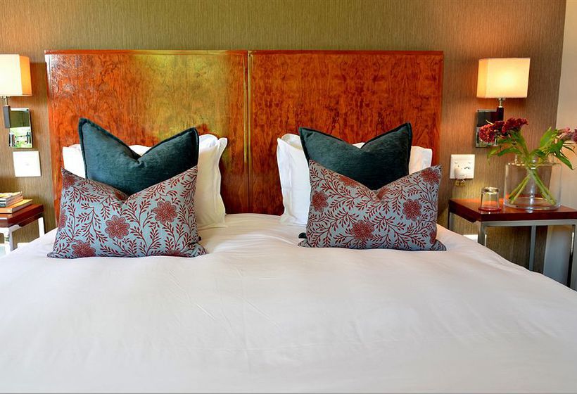 The Peech Boutique Hotel & Bistro 12