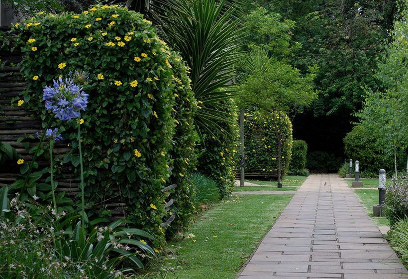 The Peech Boutique Hotel & Bistro 3