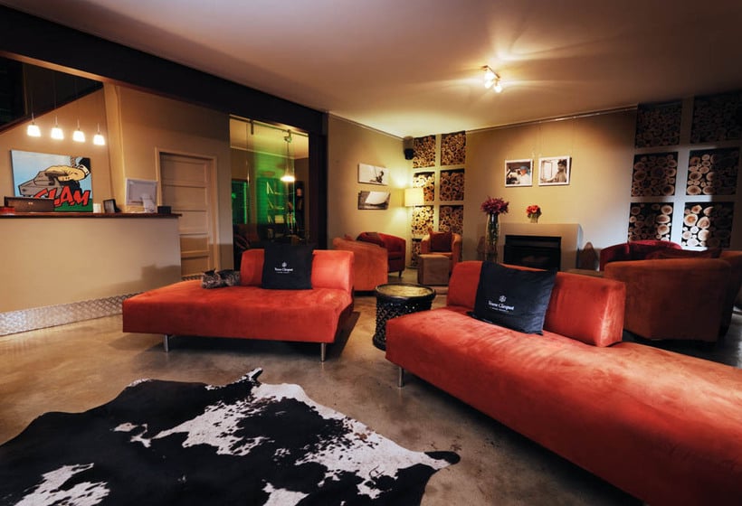 The Peech Boutique Hotel & Bistro 4