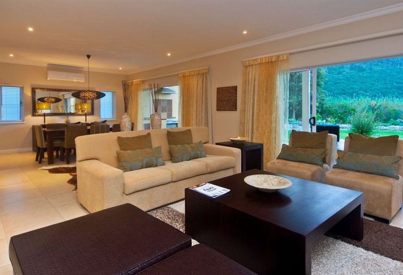 Hotel Lake Pleasant Living 4